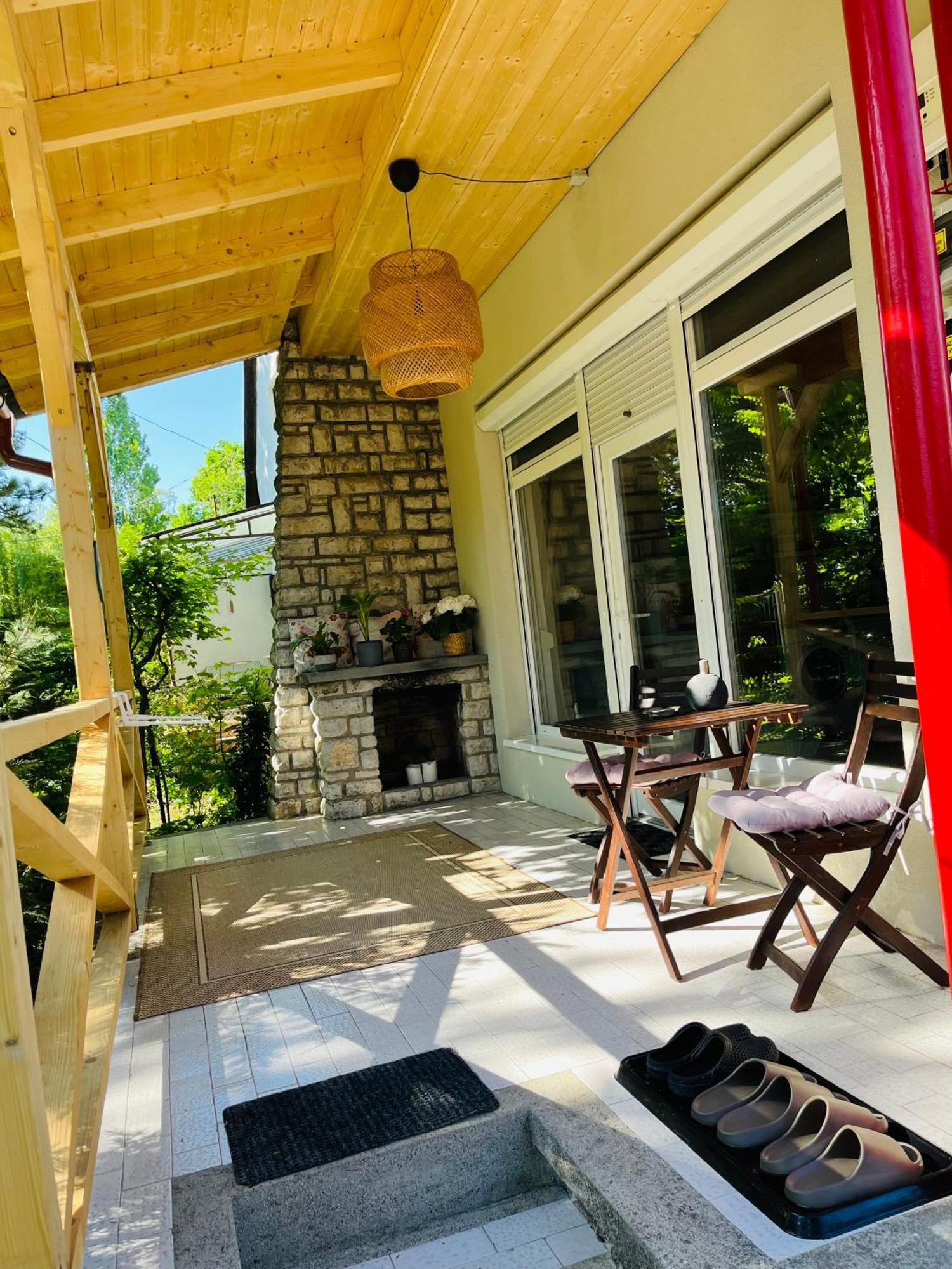 Cottage By The Lake บาลาโตนูดวารี ภายนอก รูปภาพ